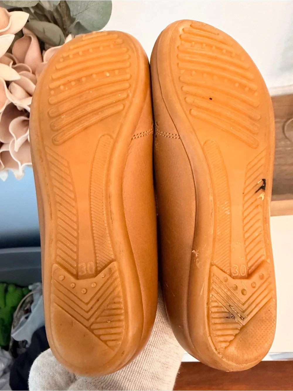 Adelisa & Co Girls Tan Leather Mary Jane Shoes with Ankle Strap Size 30/12